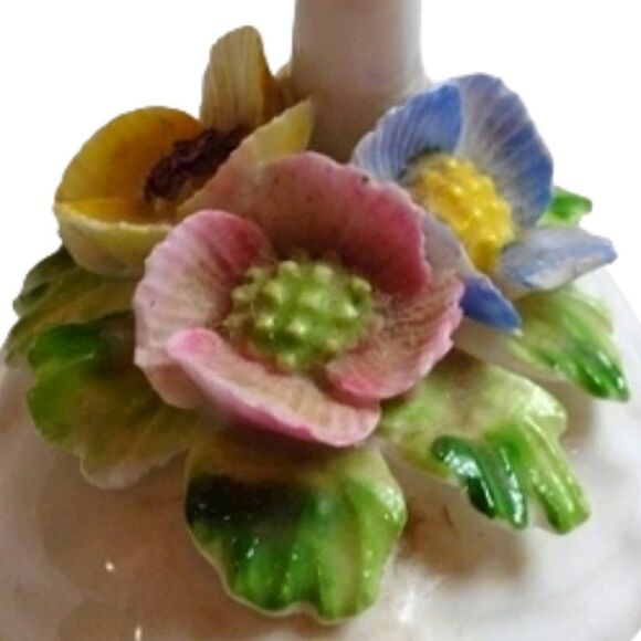 Vintage Royal Adderley Swan Decorated with Flower Bouquet Bone China - Picture 7 of 8